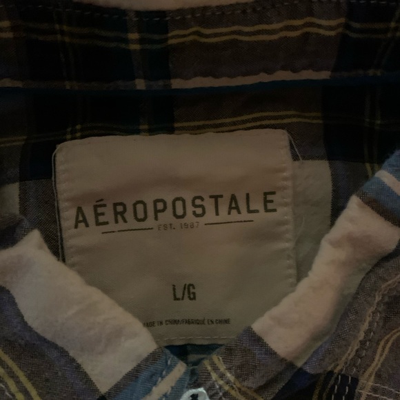 Aeropostale’s button up short sleeve - Picture 2 of 3